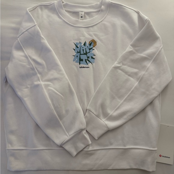 NWT Lululemon Hawaii Exclusive Perfectly Oversized Fleece Crew Sweatshirt Medium - Picture 1 of 3